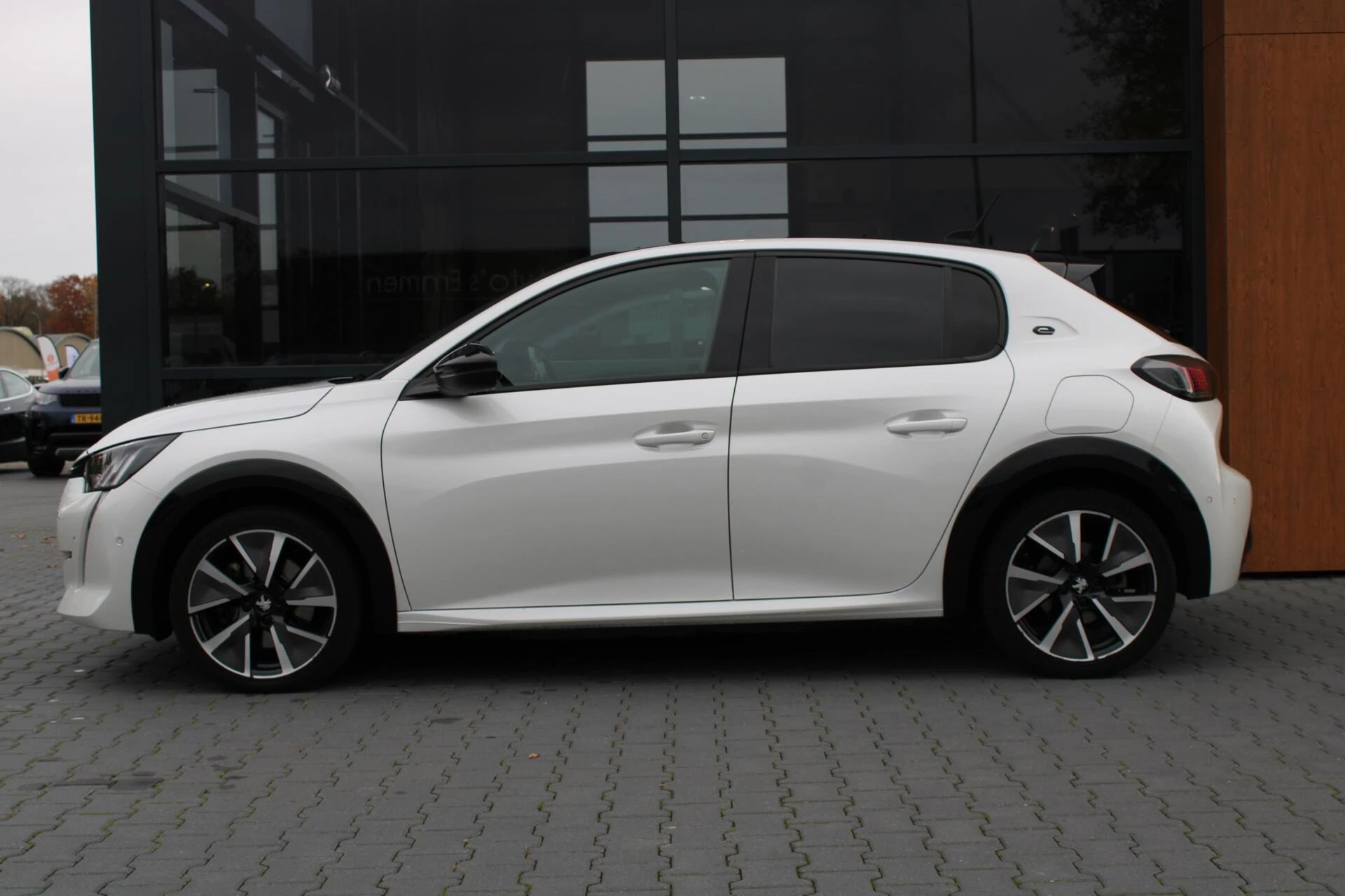 Hoofdafbeelding Peugeot e-208