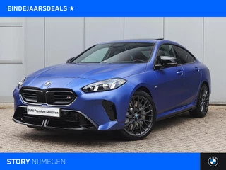BMW 2 Serie Gran Coupé M235 xDrive High Executive M Sport Automaat / Panoramadak / M Sportstoelen / M Adaptief onderstel / Adaptieve LED / Head-Up / Stoelverwarming / Harman Kardon