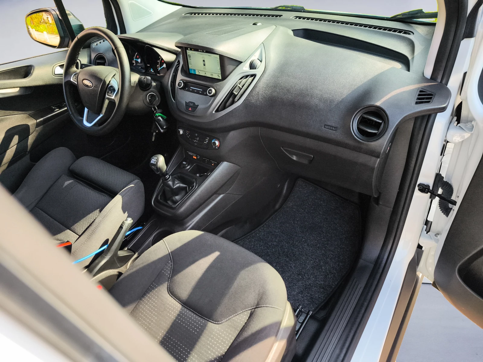 Hoofdafbeelding Ford Transit Courier