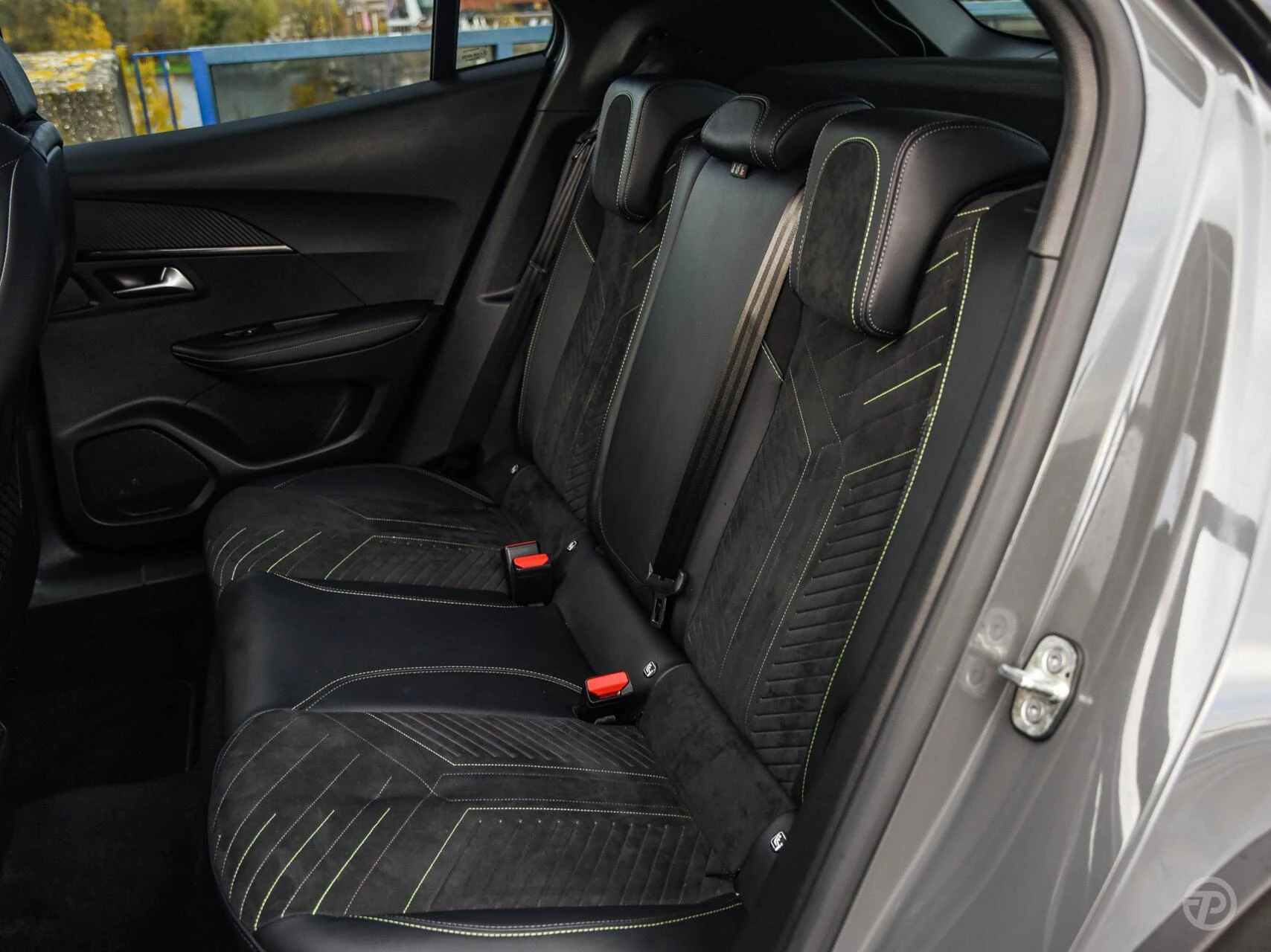 Hoofdafbeelding Peugeot e-2008