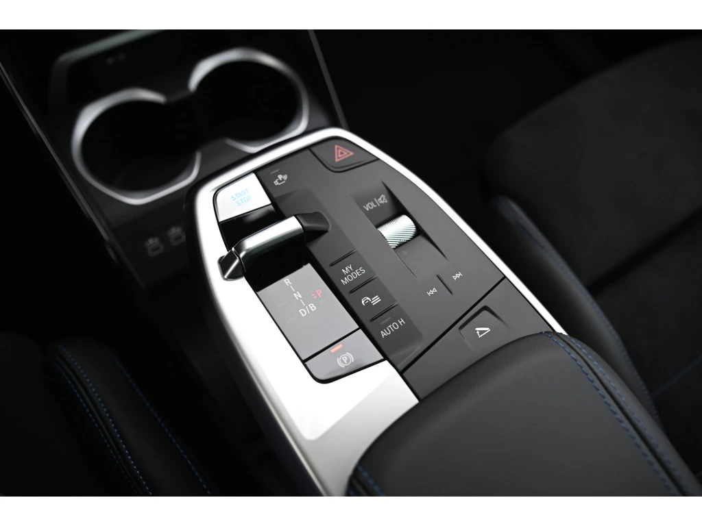 Hoofdafbeelding BMW iX2