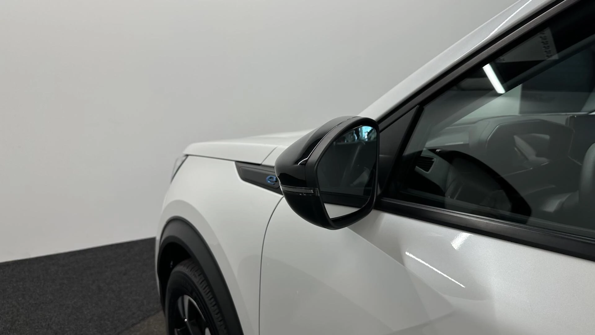 Hoofdafbeelding Peugeot e-2008