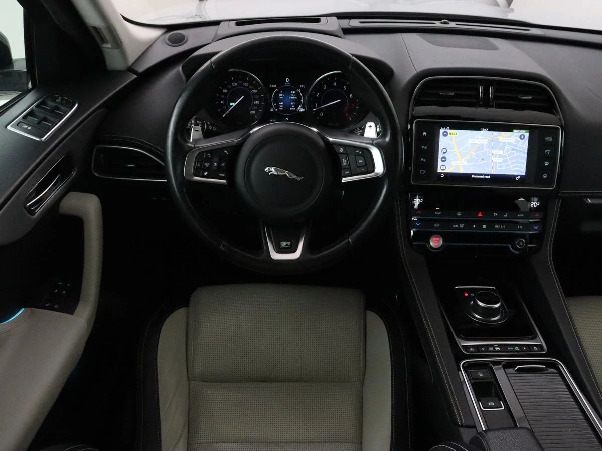 Hoofdafbeelding Jaguar F-PACE