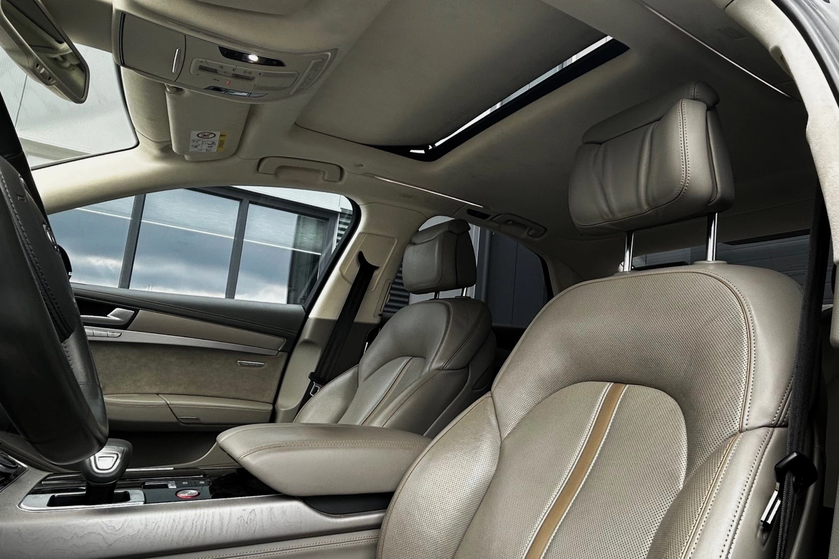 Hoofdafbeelding Audi A8