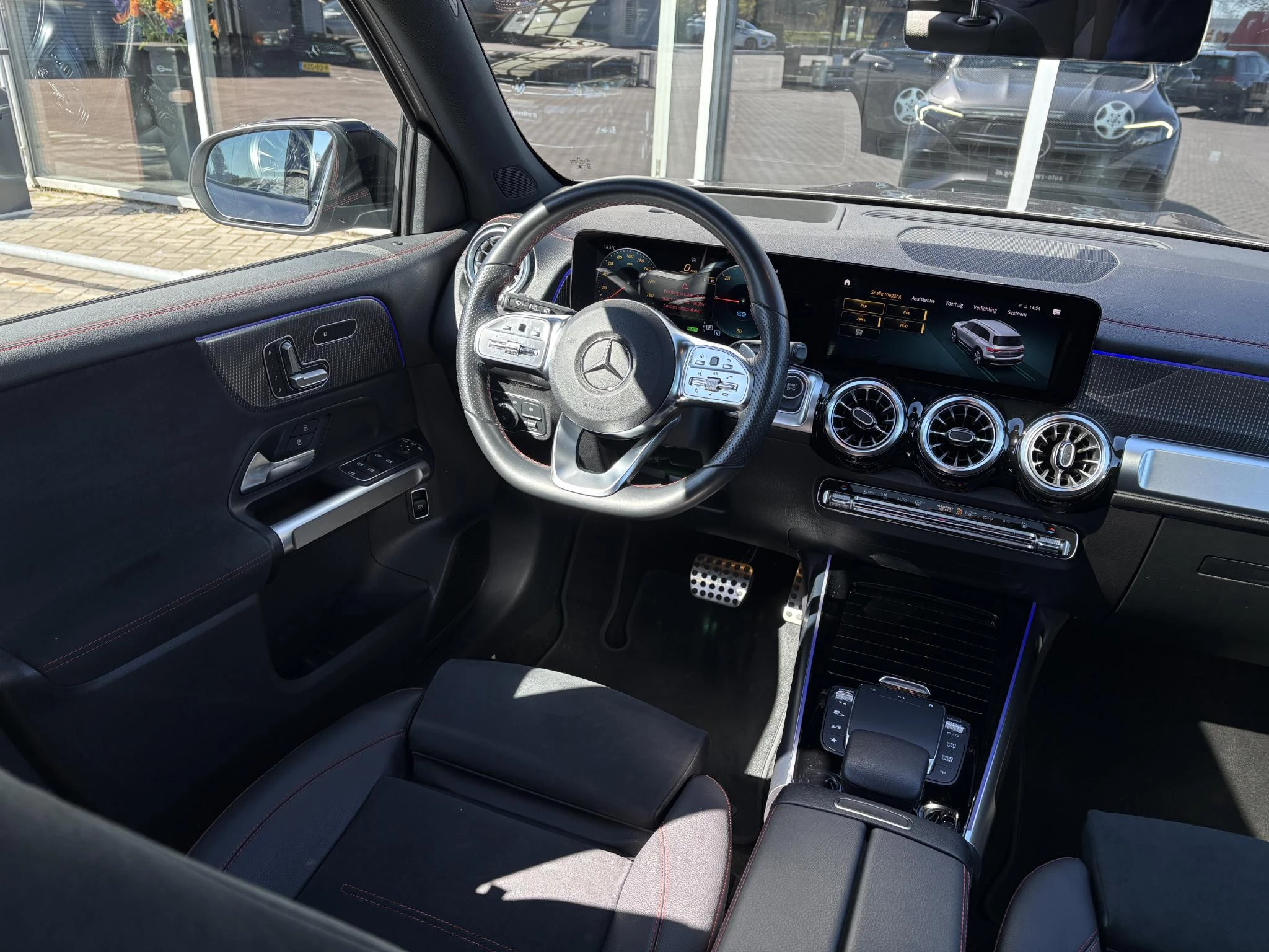 Hoofdafbeelding Mercedes-Benz EQB