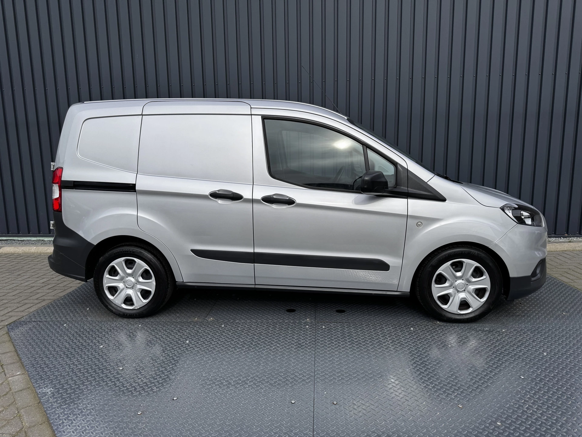 Hoofdafbeelding Ford Transit Courier