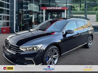 Hoofdafbeelding Volkswagen Passat Volkswagen Passat 1.4 TSI DSG GTE PANO-DAK/CAMERA/TREKHAAK/MEMORY/NAVI/CARPLAY/ACC