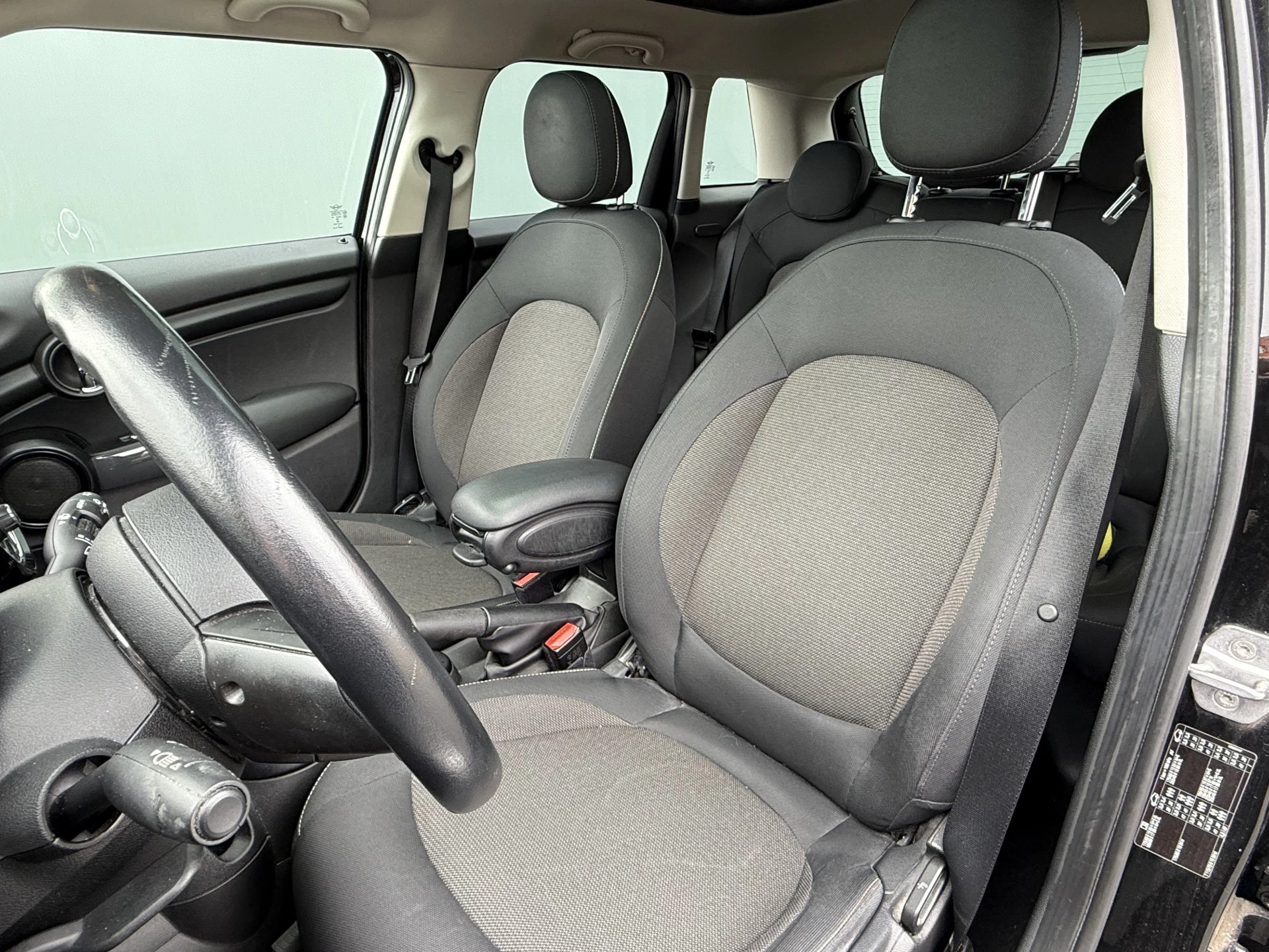 Hoofdafbeelding MINI 5-deurs