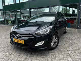 Hoofdafbeelding Hyundai i30 Hyundai I30 Wagon 1.6 GDi i-Motion (Trekhaak, Achteruitrijcamera, NL-auto)