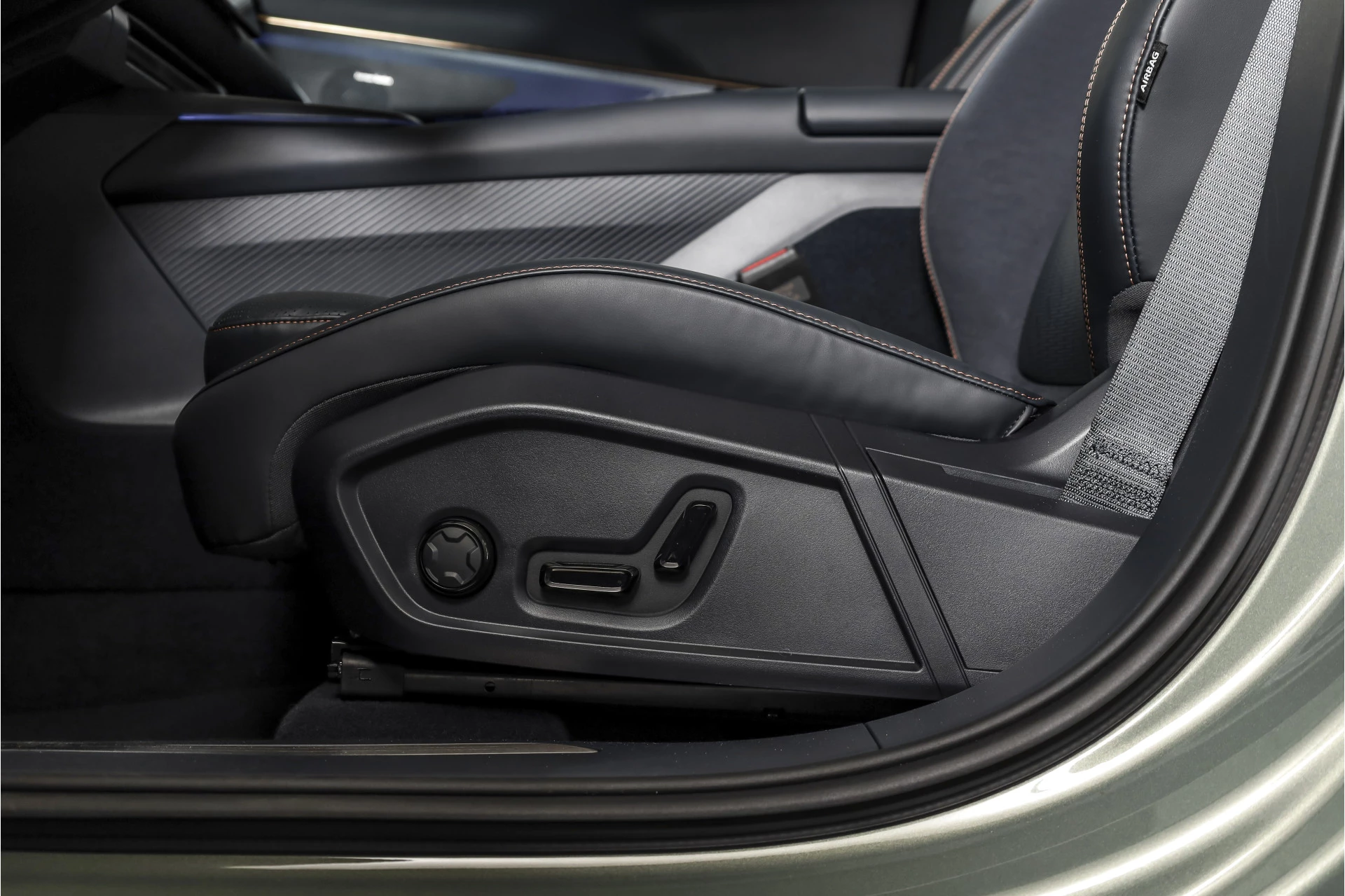 Hoofdafbeelding Lynk & Co 08