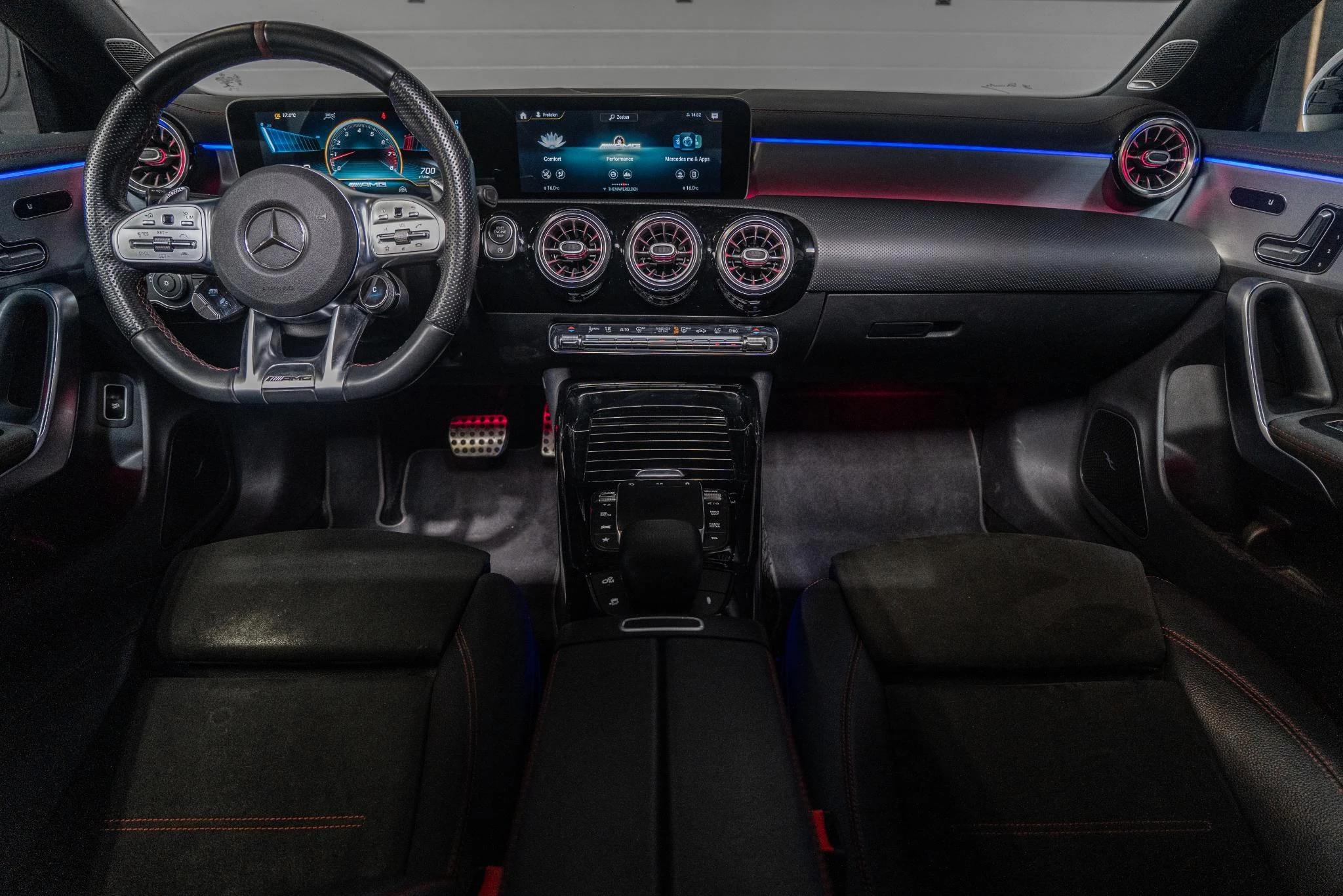 Hoofdafbeelding Mercedes-Benz CLA