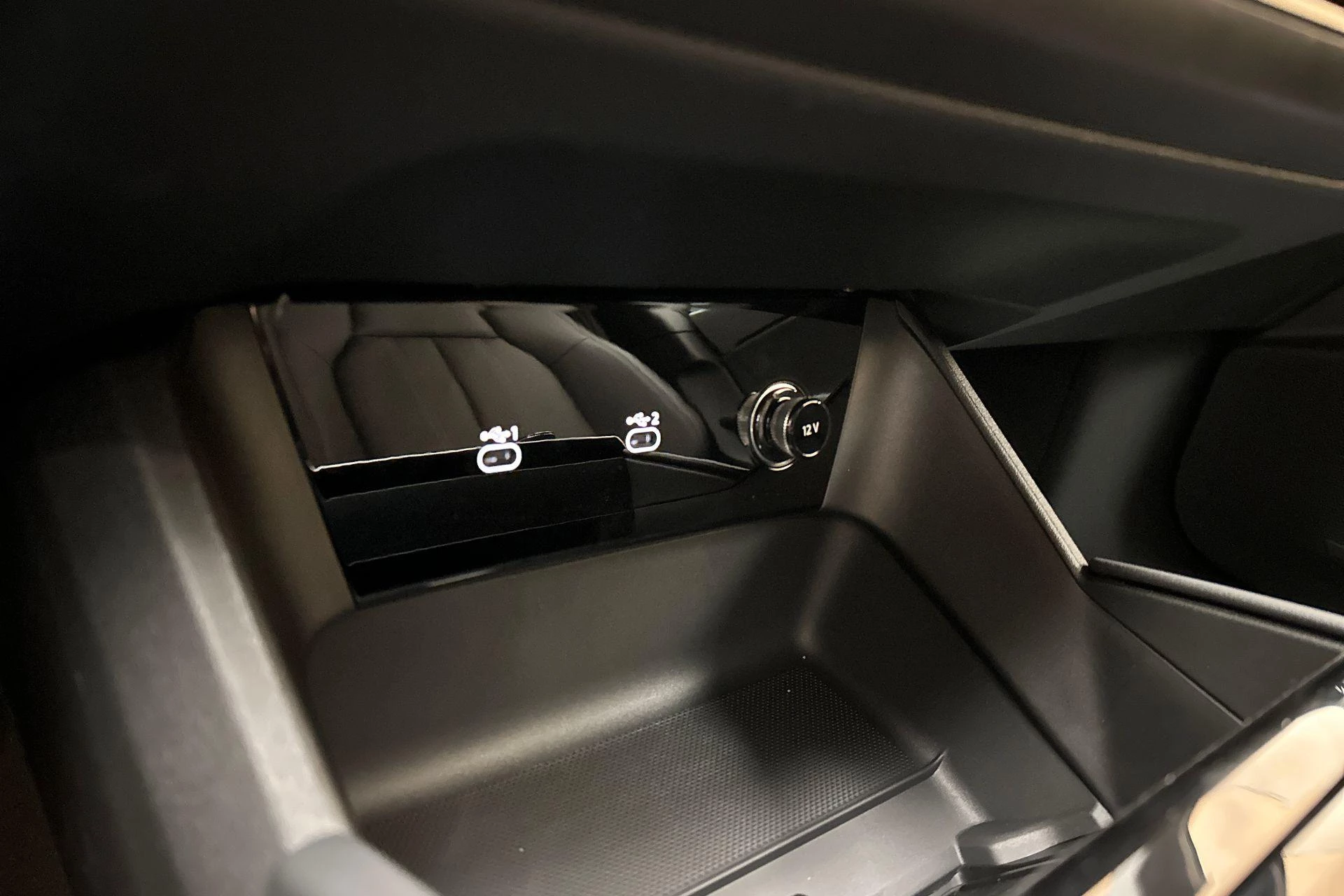 Hoofdafbeelding Audi A6 Avant e-tron