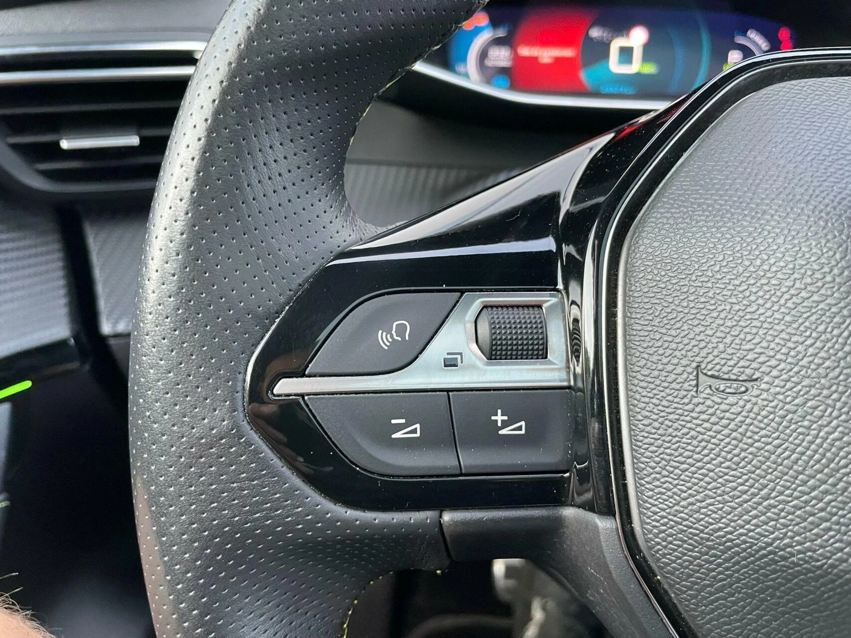 Hoofdafbeelding Peugeot e-208