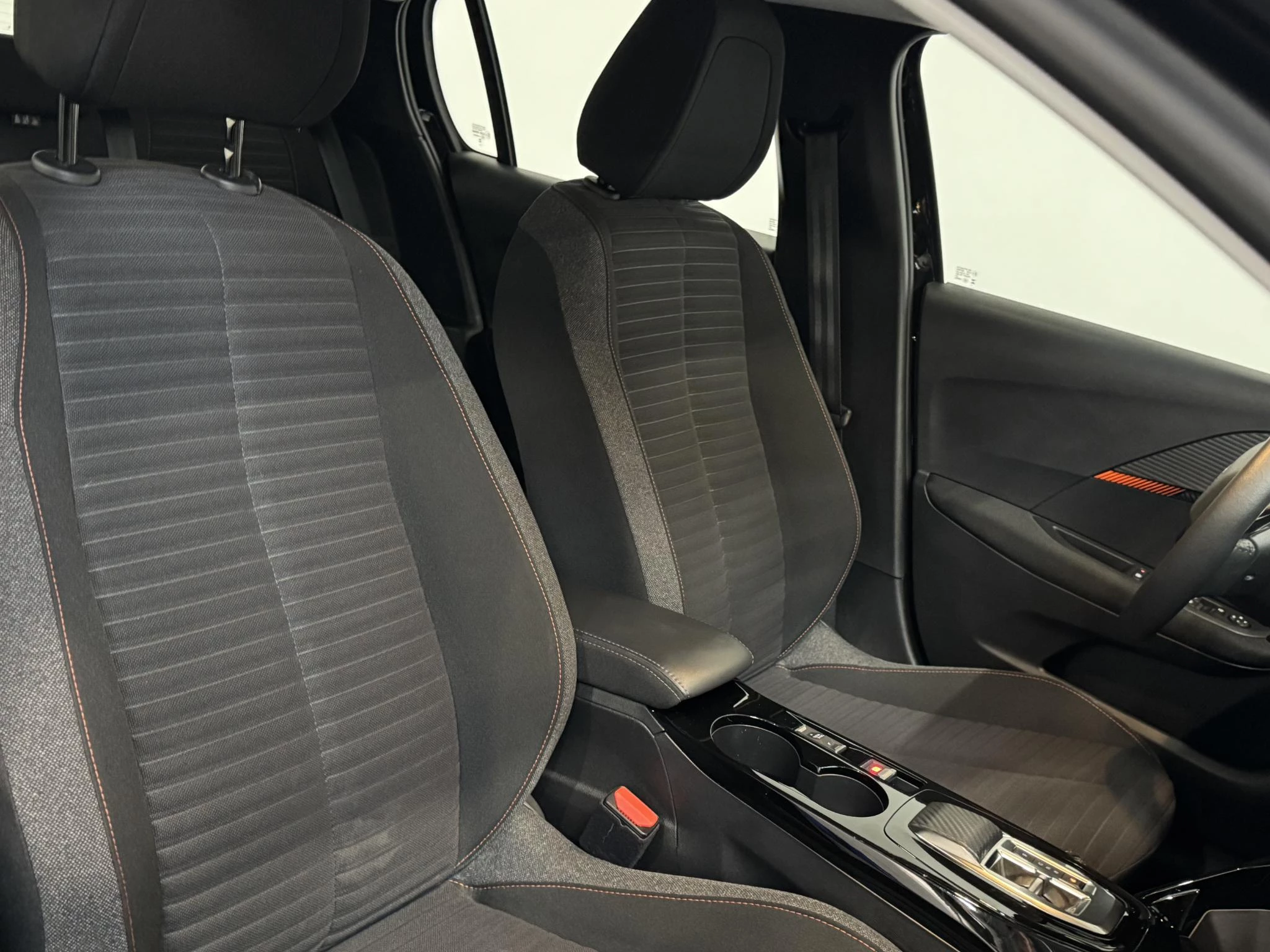 Hoofdafbeelding Peugeot e-208