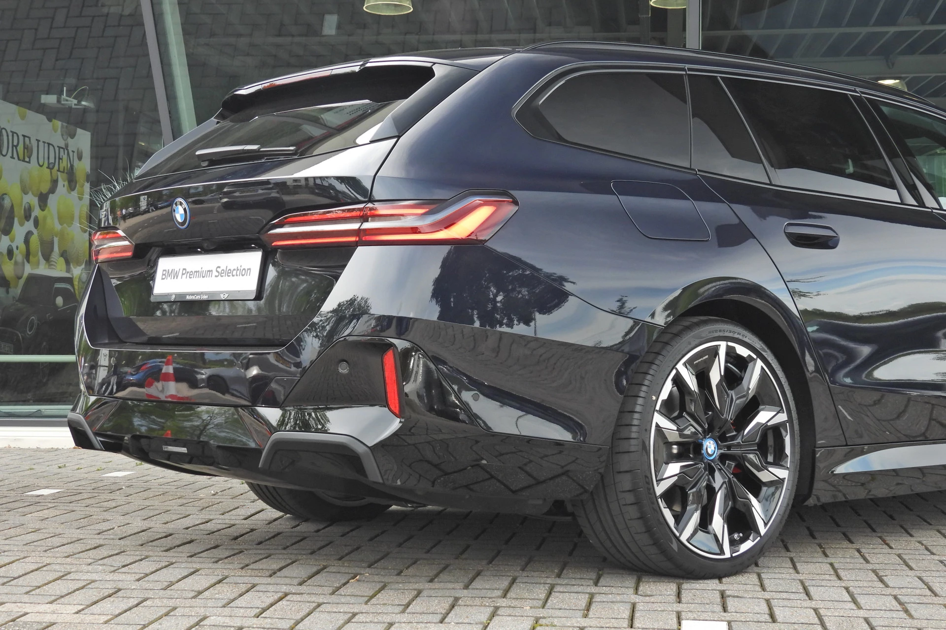 Hoofdafbeelding BMW i5