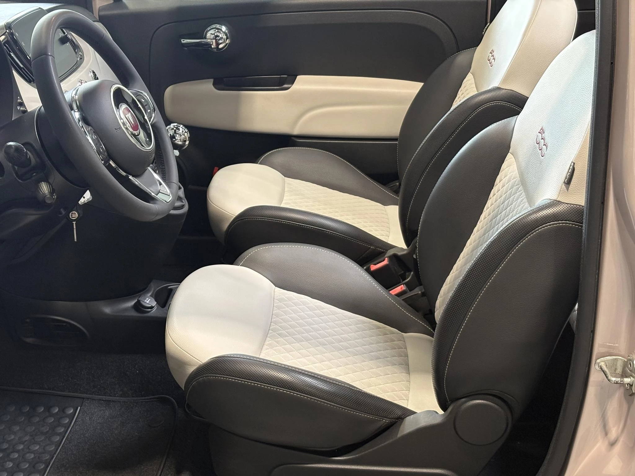 Hoofdafbeelding Fiat 500C