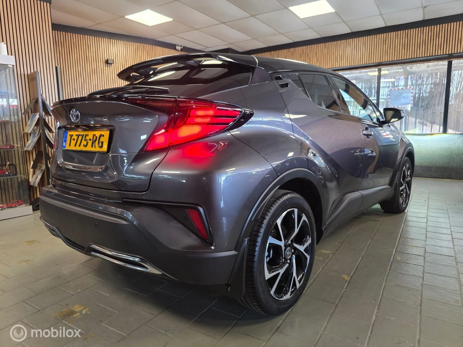 Hoofdafbeelding Toyota C-HR