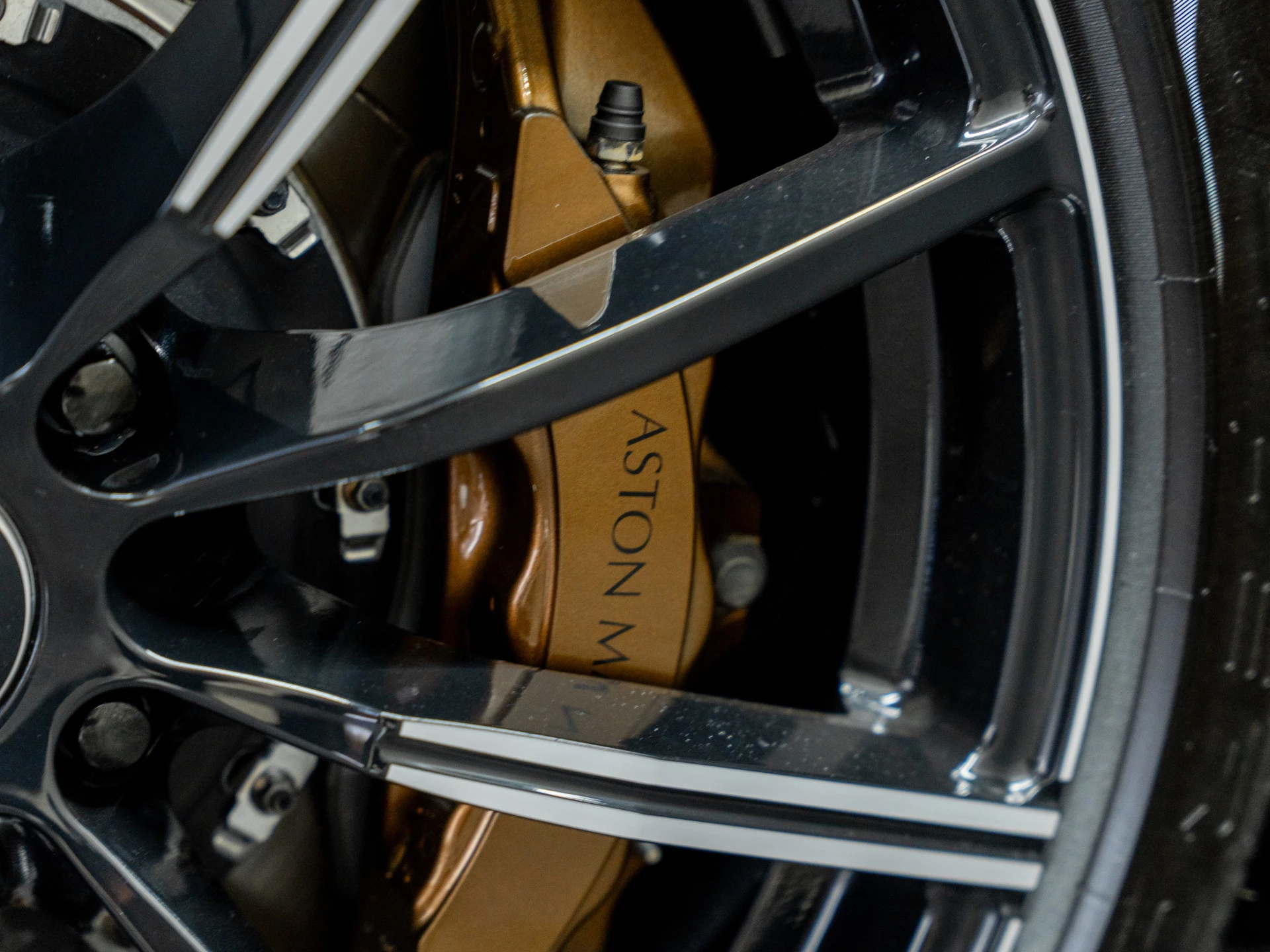 Hoofdafbeelding Aston Martin V8 Vantage