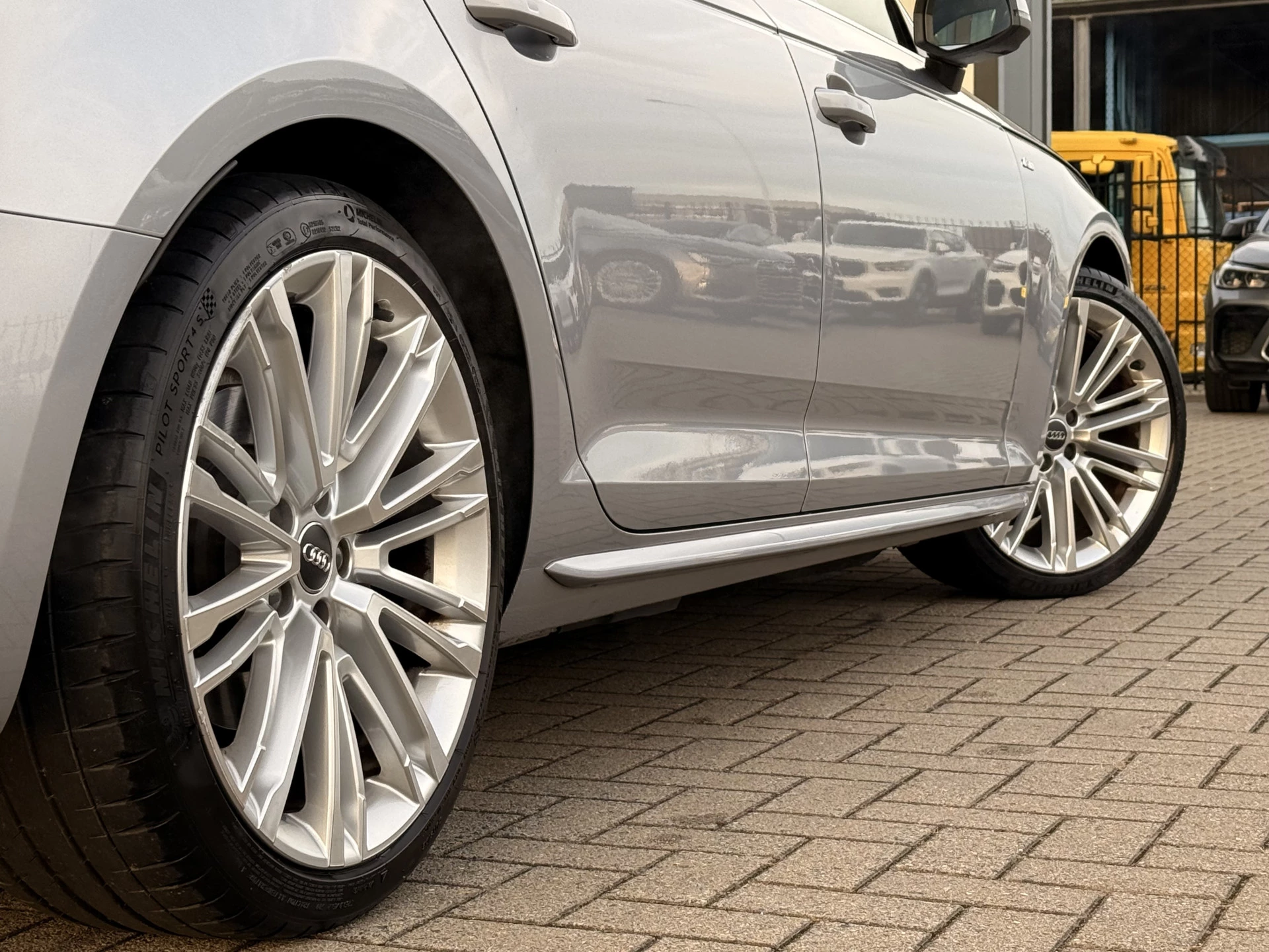 Hoofdafbeelding Audi A4