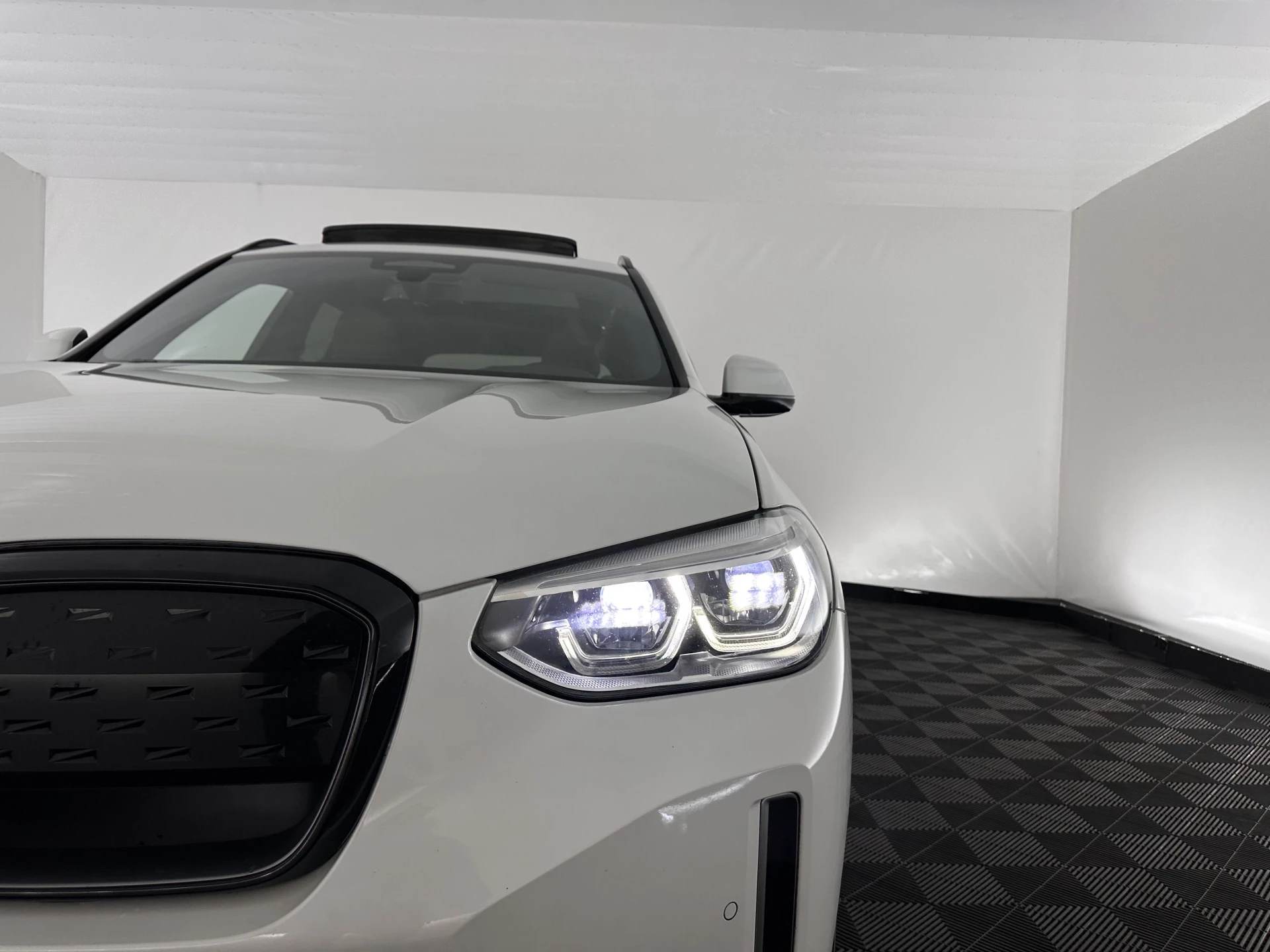 Hoofdafbeelding BMW iX3