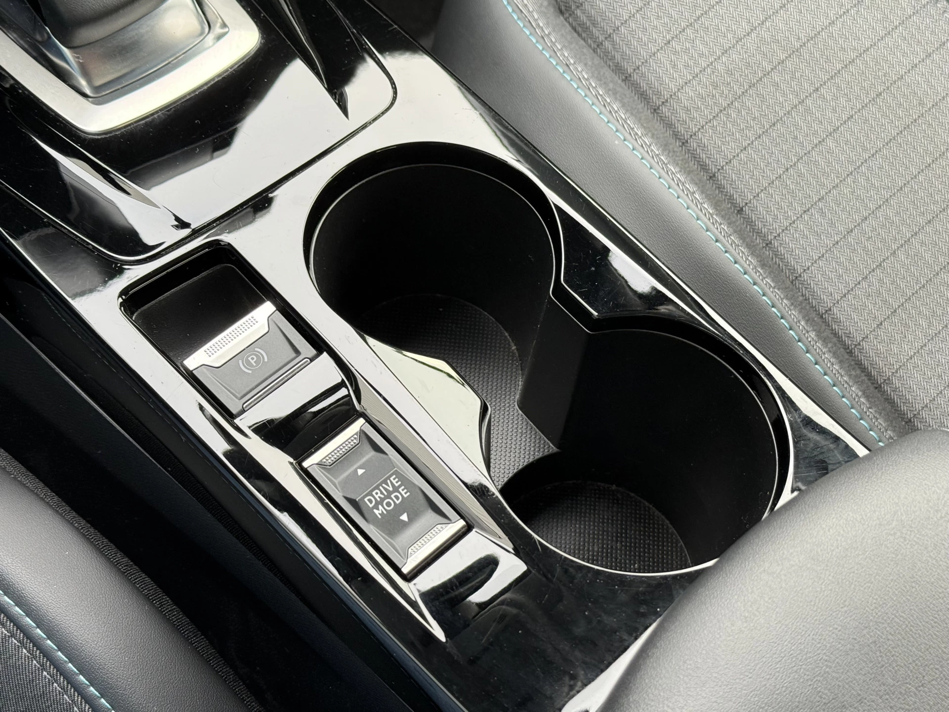 Hoofdafbeelding Peugeot e-208