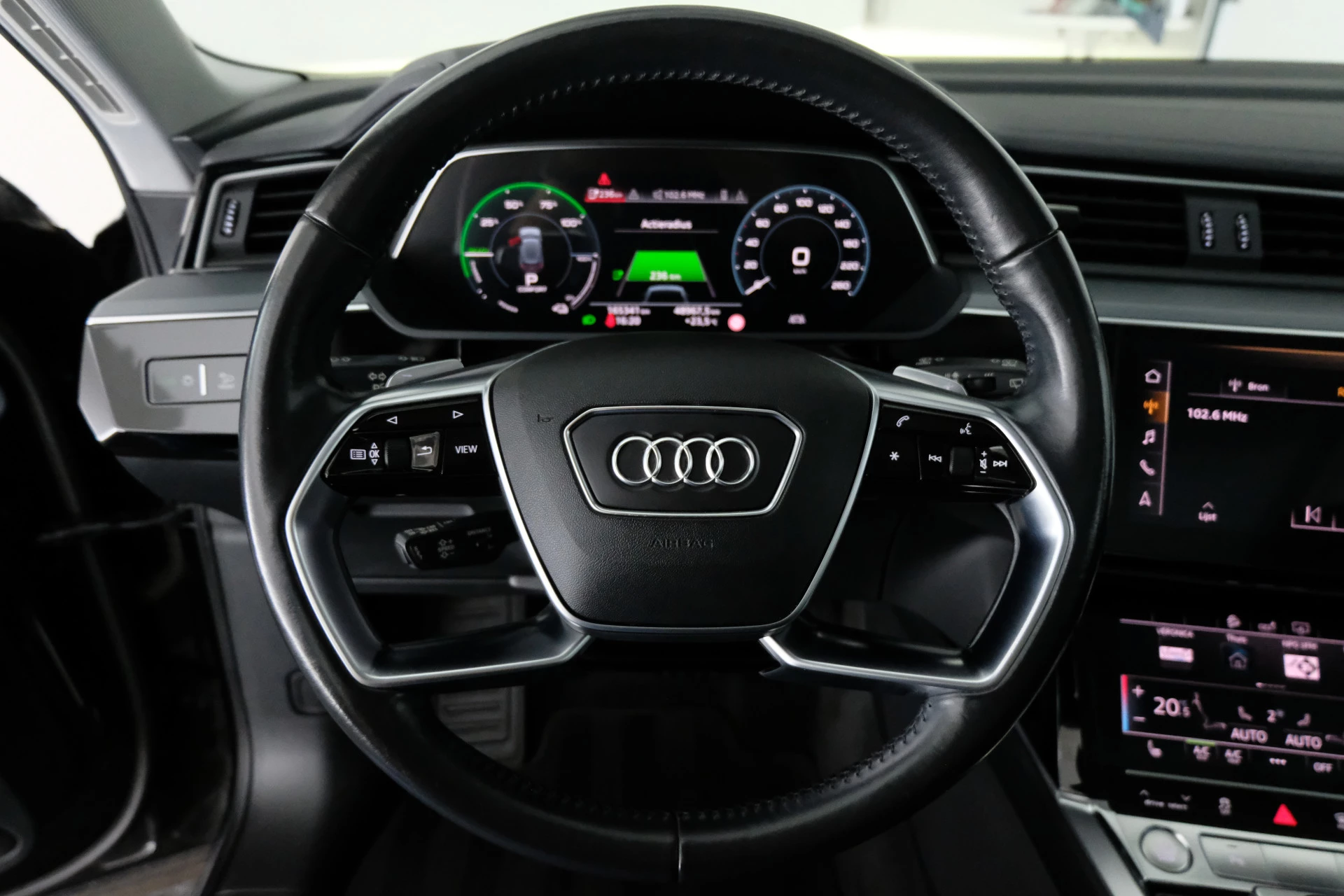 Hoofdafbeelding Audi e-tron