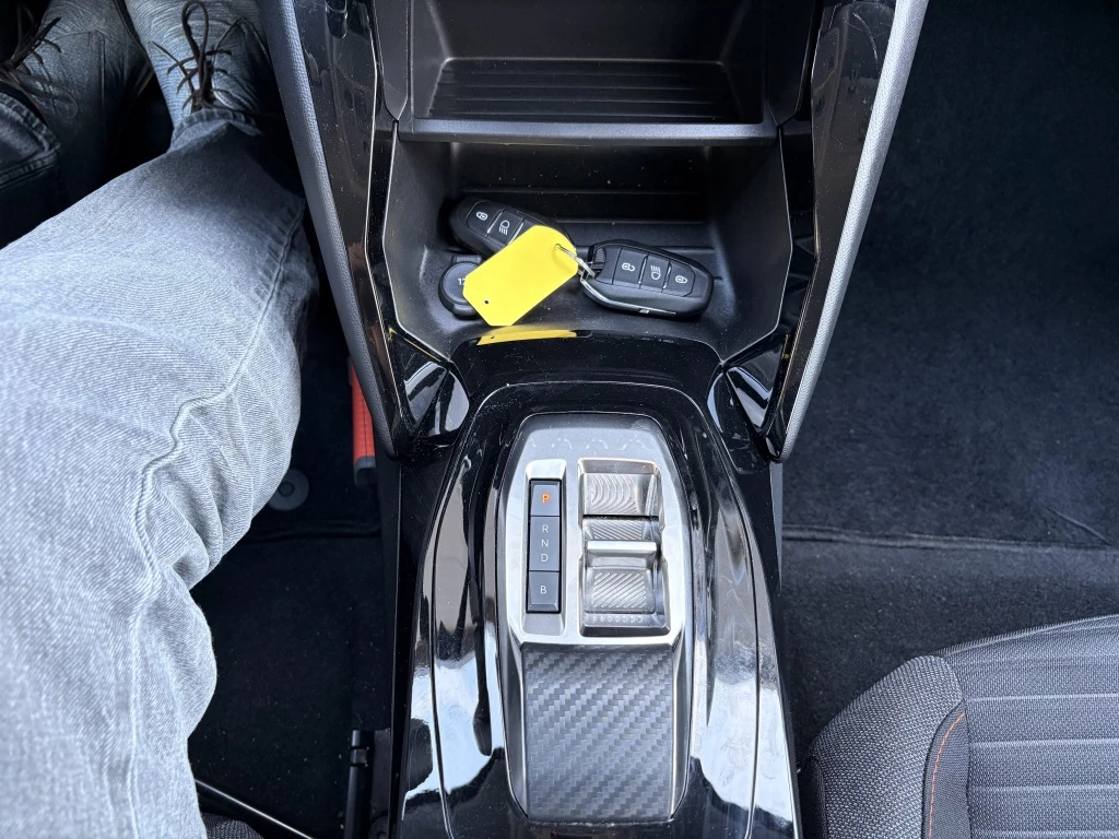 Hoofdafbeelding Peugeot e-208