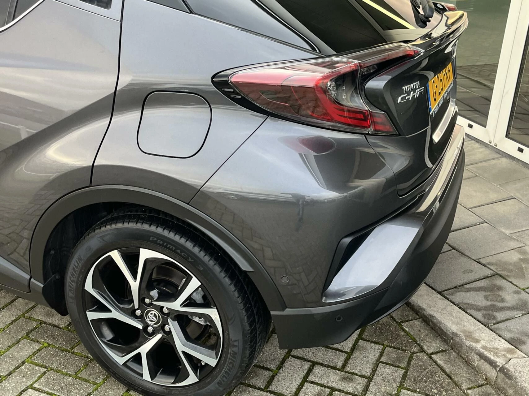 Hoofdafbeelding Toyota C-HR