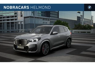 BMW iX1 eDrive20 High Executive M Sport / Panoramadak / Trekhaak / Sportstoelen / Adaptieve LED / M Adaptief onderstel / Parking Assistant Plus / Live Cockpit Professional