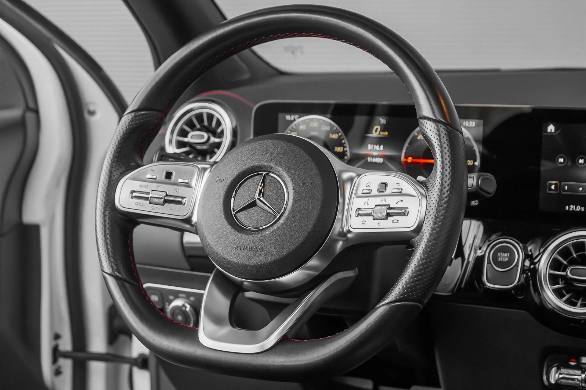 Hoofdafbeelding Mercedes-Benz EQA