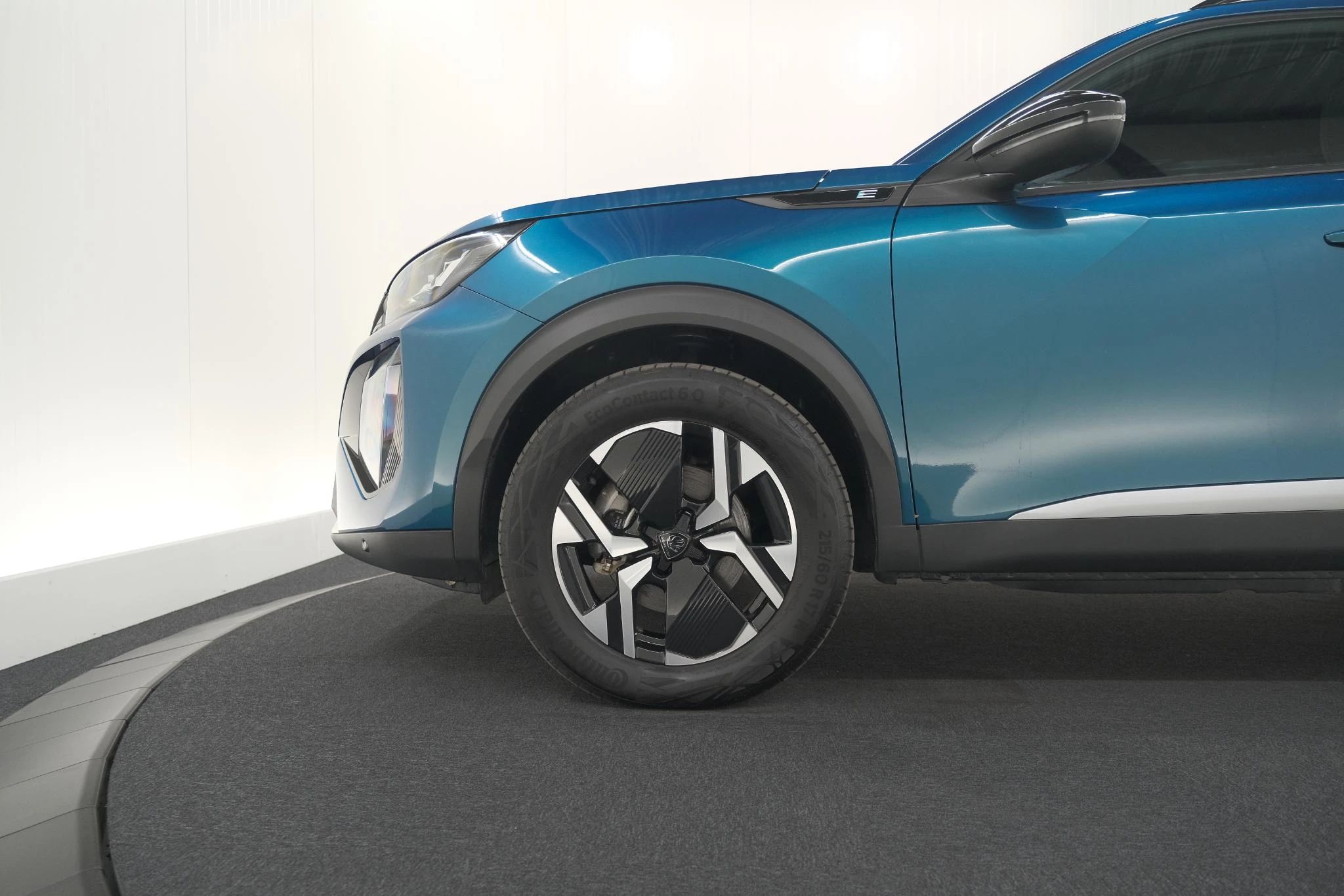 Hoofdafbeelding Peugeot e-2008