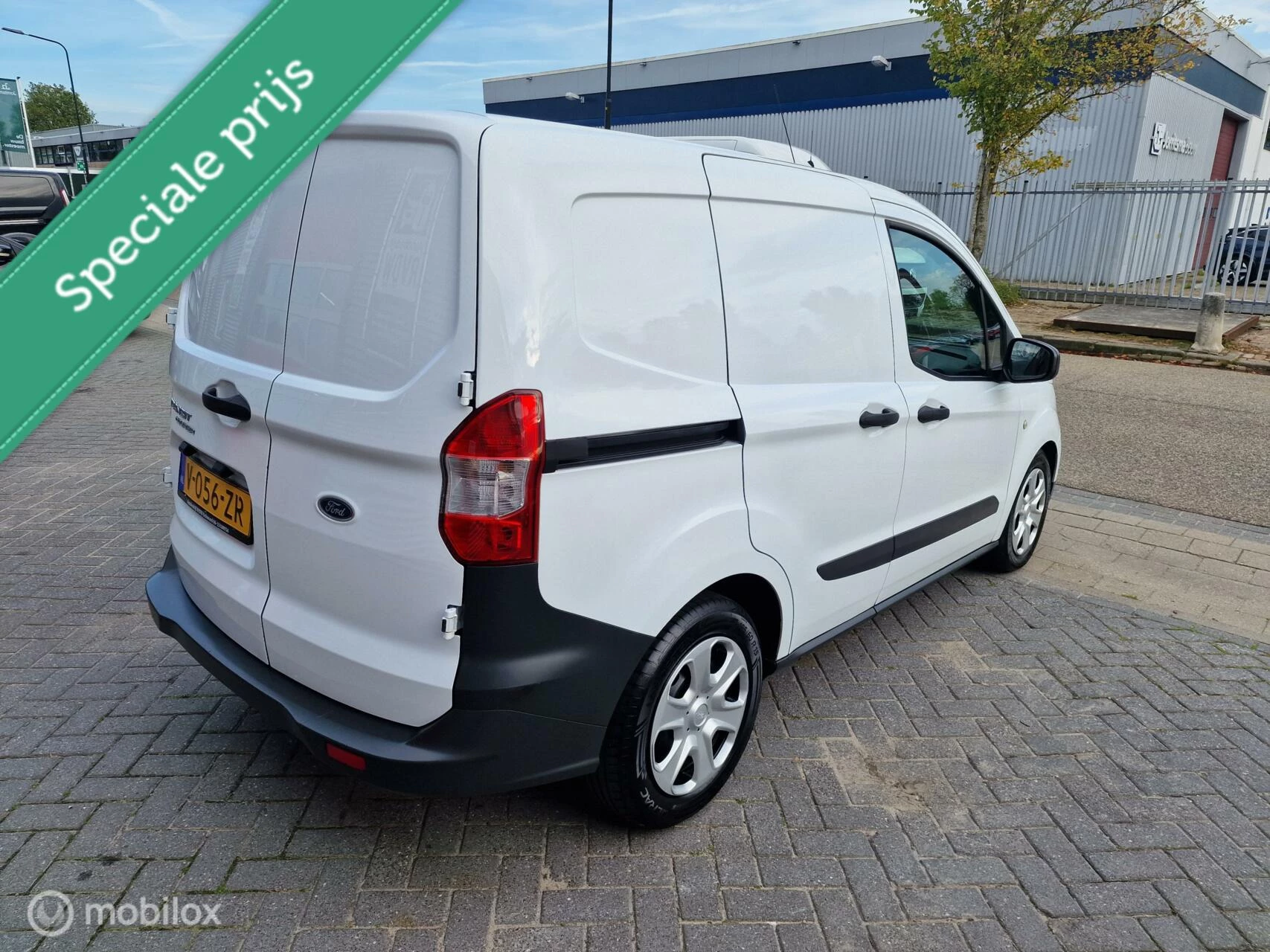 Hoofdafbeelding Ford Transit Courier