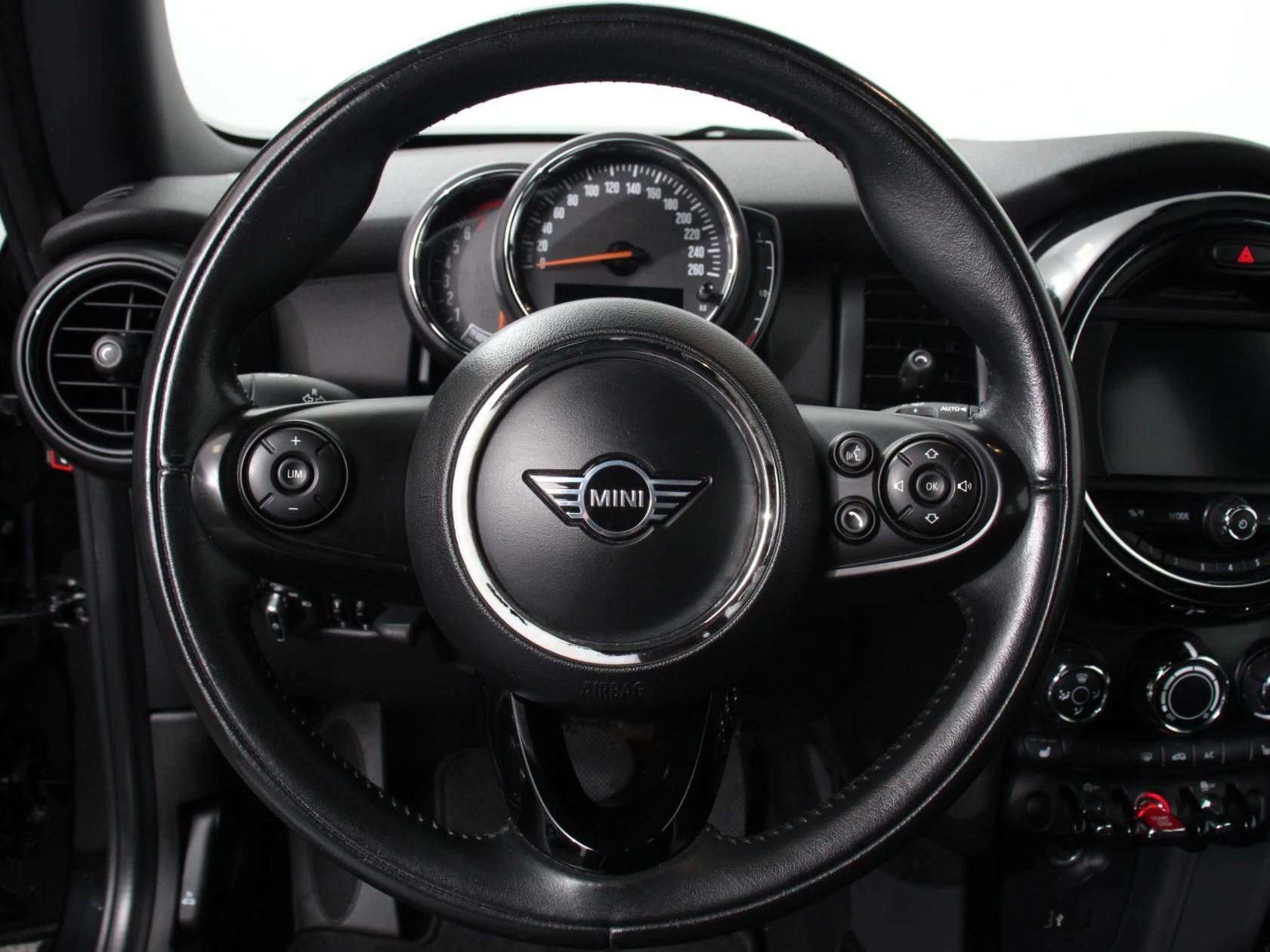 Hoofdafbeelding MINI One