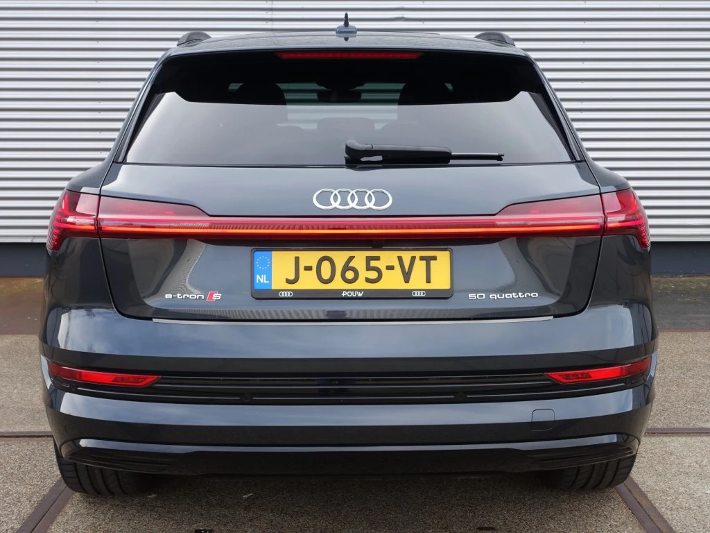 Hoofdafbeelding Audi e-tron