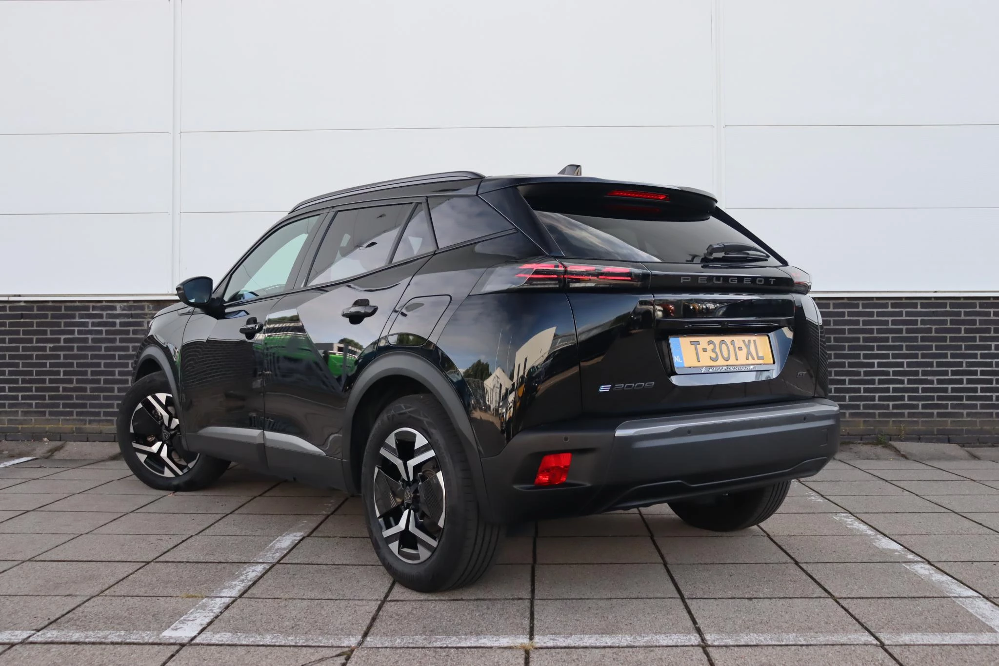 Hoofdafbeelding Peugeot e-2008