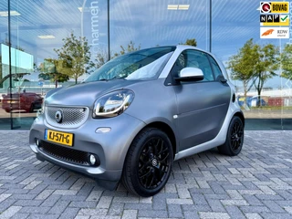 Hoofdafbeelding smart Fortwo Smart Fortwo 1.0 Turbo Passion 90pk, 2-tone mat grijs- zilver, Panoramadak, NAP, 16 inch