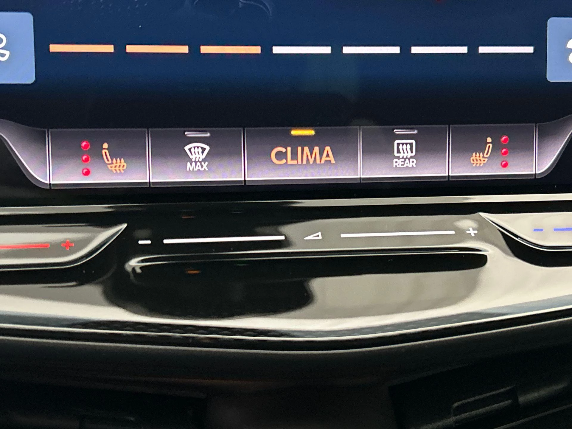 Hoofdafbeelding CUPRA Tavascan