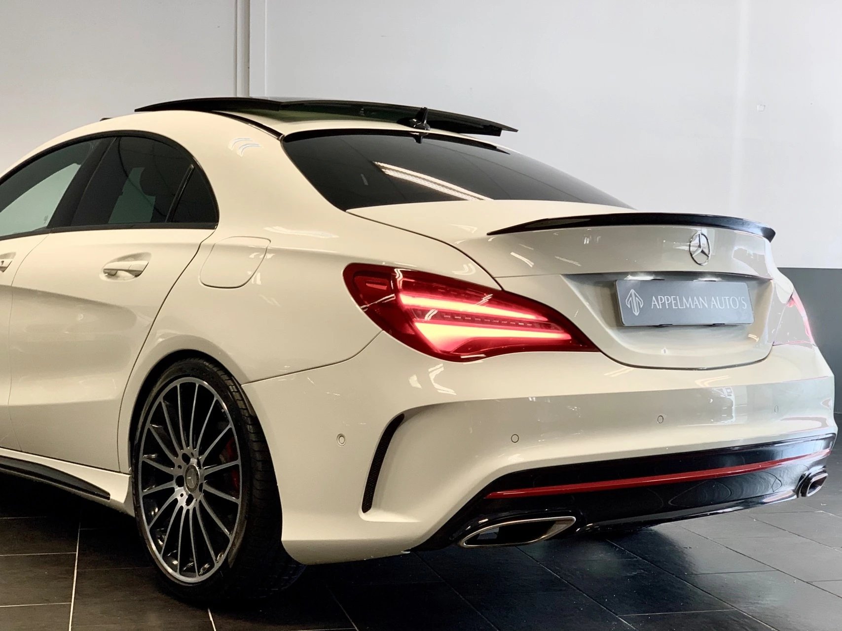 Hoofdafbeelding Mercedes-Benz CLA