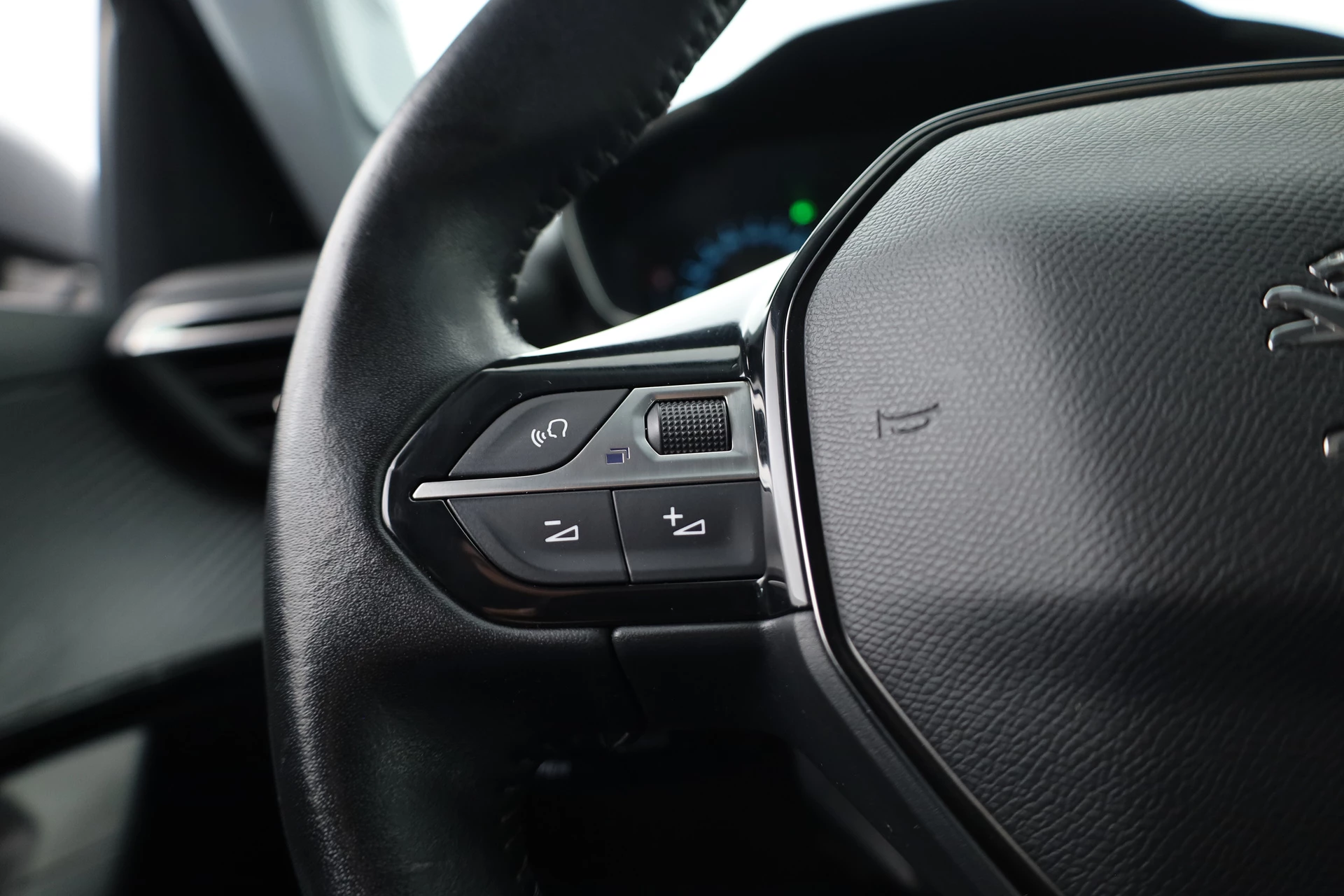Hoofdafbeelding Peugeot e-2008