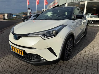 Hoofdafbeelding Toyota C-HR Toyota C-HR 1.8 Hybrid Executive