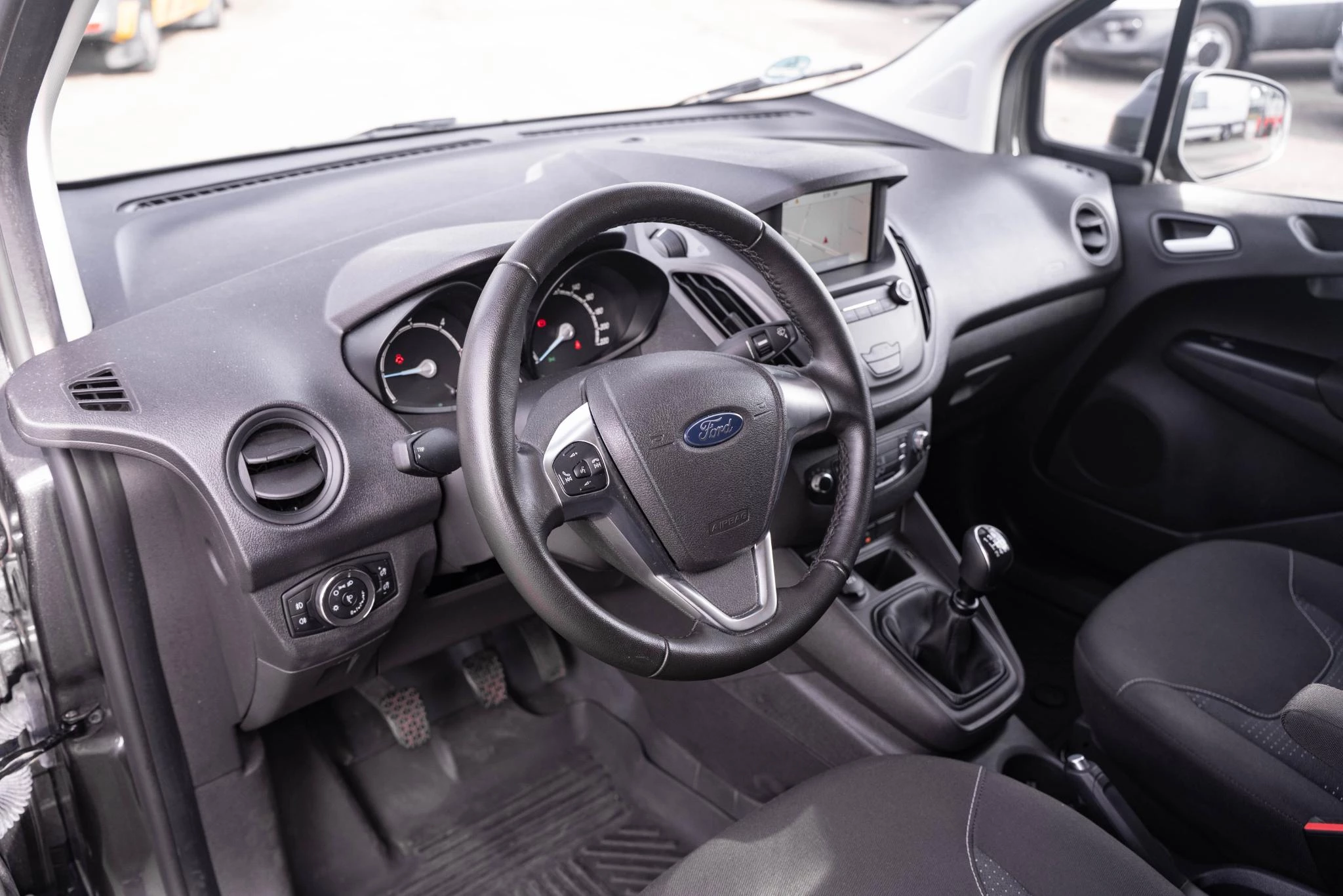 Hoofdafbeelding Ford Transit Courier