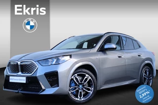 Hoofdafbeelding BMW iX2 BMW iX2 xDrive30 67 kWh BMW iX2 xDrive30 67kWh M-Sportpakket / Panoramadak / Innovation Pack / Trekhaak