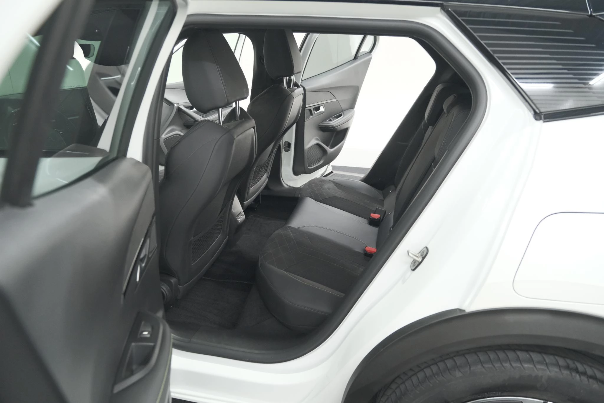 Hoofdafbeelding Peugeot e-2008