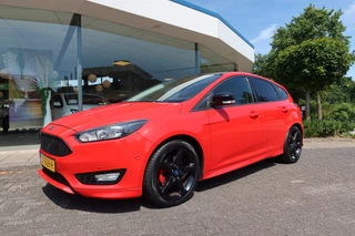 Ford Focus 1.5 150 PK Red Edition