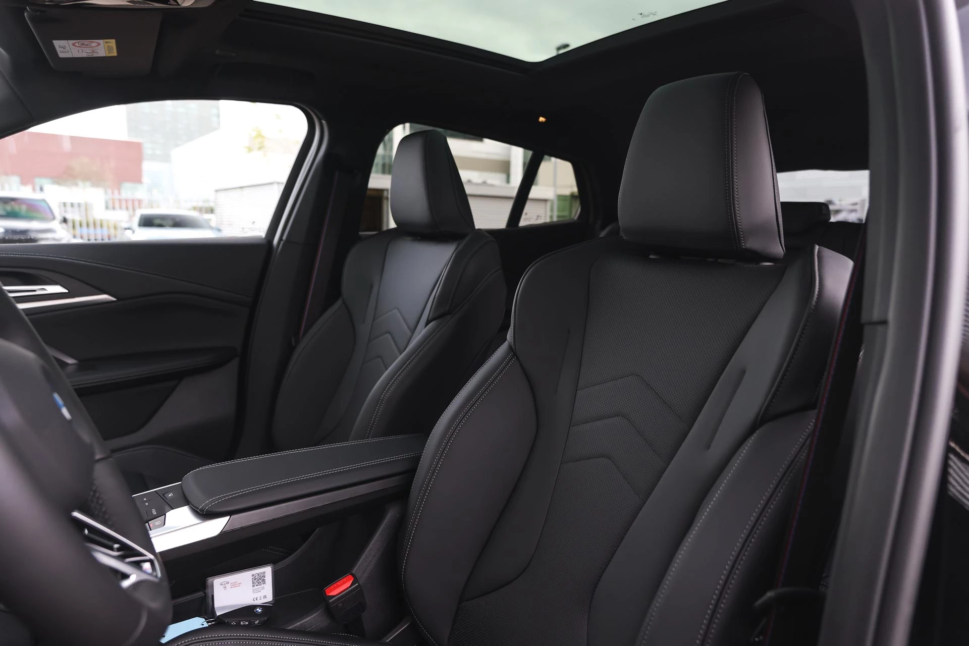 Hoofdafbeelding BMW iX2