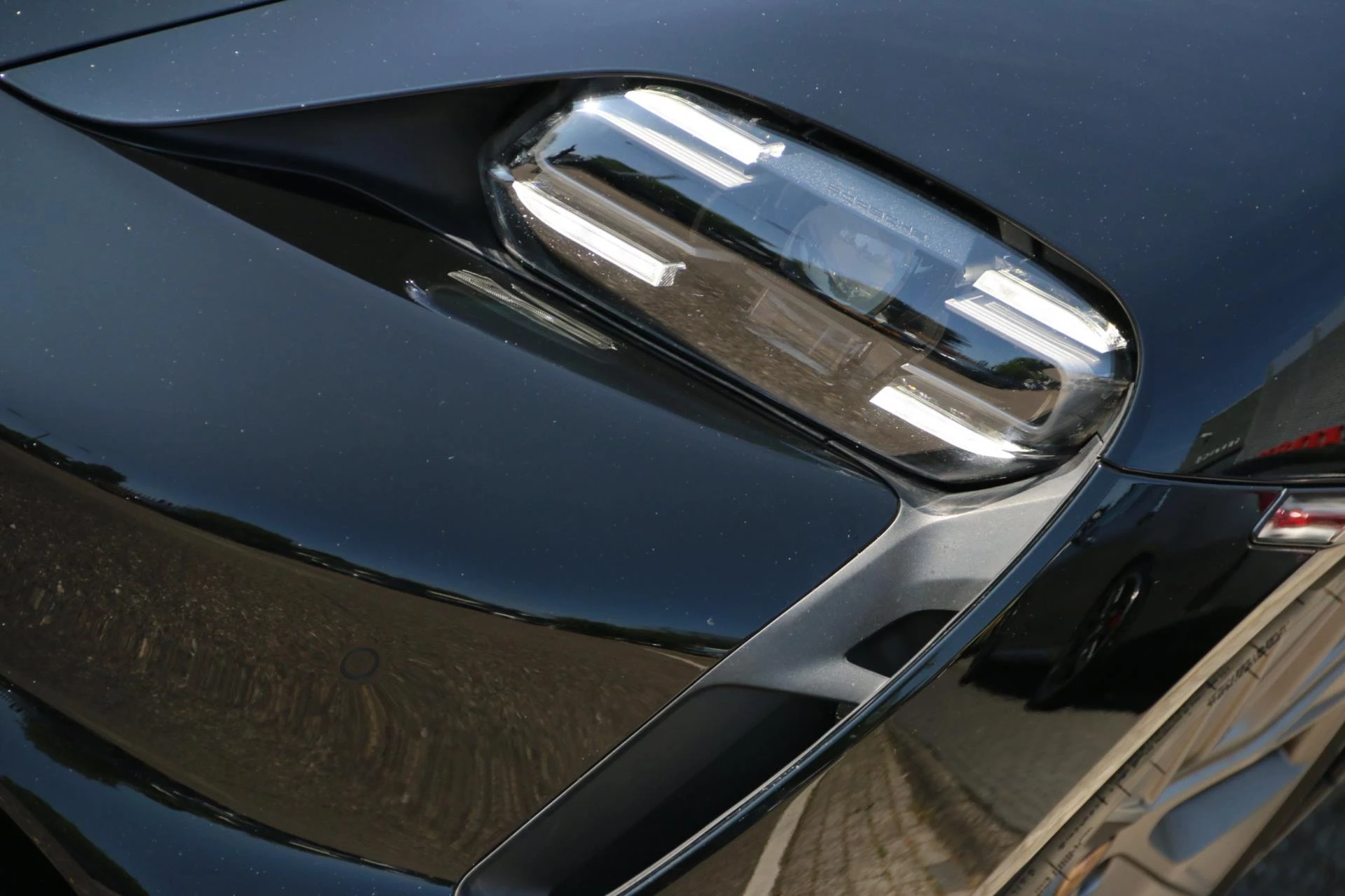 Hoofdafbeelding Porsche Taycan