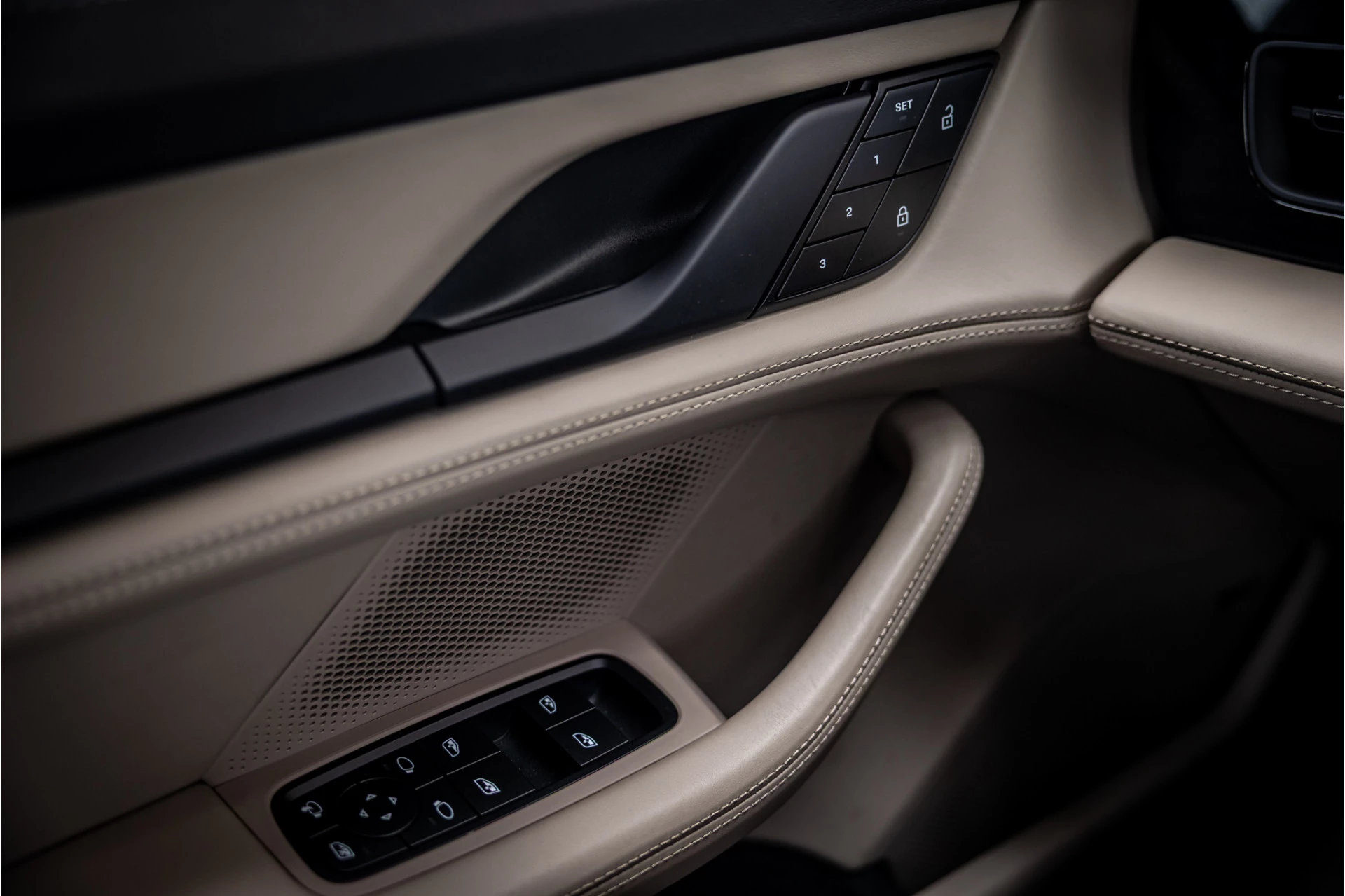 Hoofdafbeelding Porsche Taycan