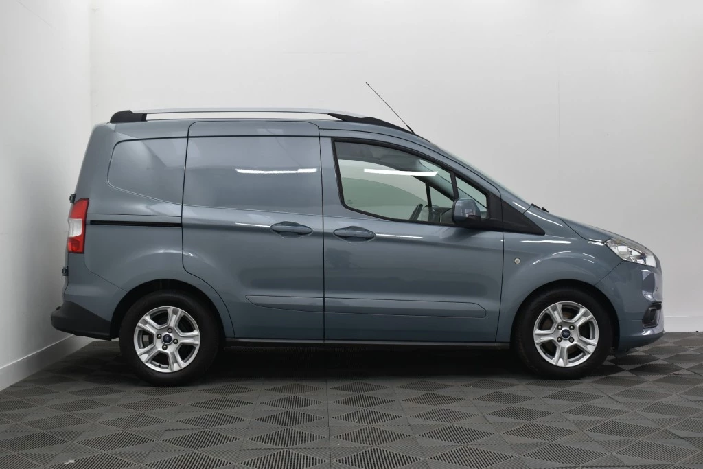 Hoofdafbeelding Ford Transit Courier