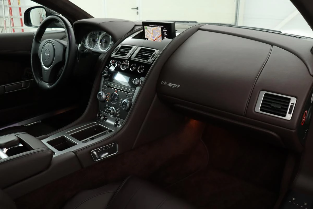 Hoofdafbeelding Aston Martin V12 Virage