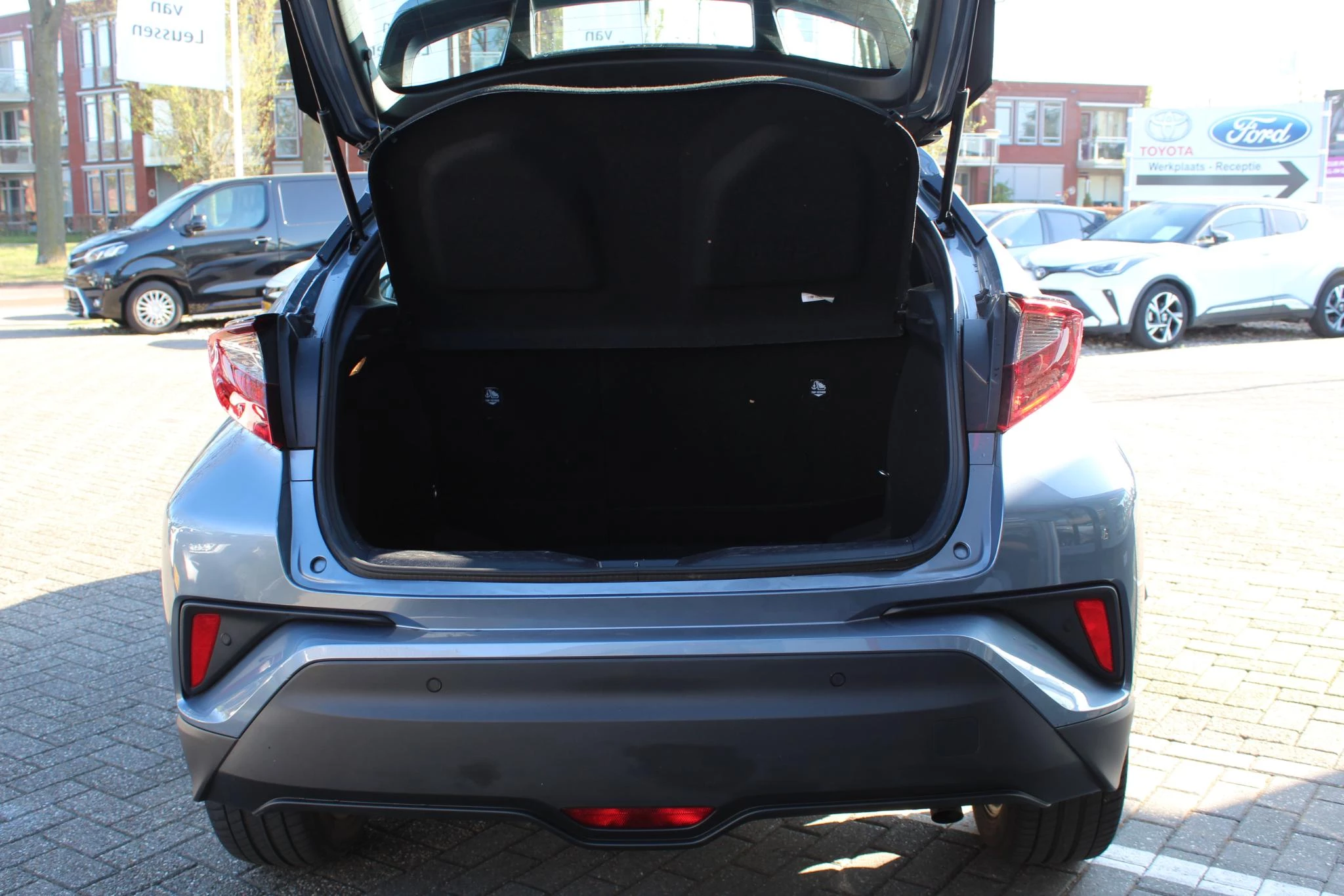 Hoofdafbeelding Toyota C-HR
